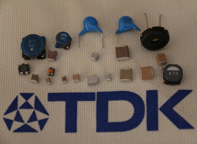 C5750X5R1A107MT000E = TDK 2220 Surface Mount Multilayer Ceramic Capacitor (MLCC)